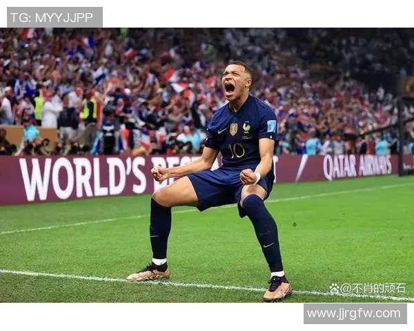 姆巴佩如何训练成顶级球星他背后的努力与秘诀揭秘 姆巴佩如何训练成顶级球星他背后的努力与秘诀揭秘