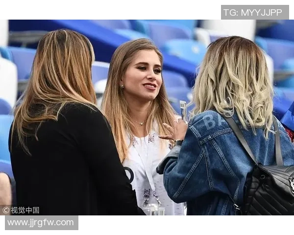 豪门太太团再掀风波足球星嫂私生活曝光引发舆论热议 豪门太太团再掀风波足球星嫂私生活曝光引发舆论热议